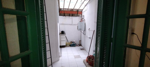 Imagen 2 de 14 de Departamento-balvanera-3 Amb-patio Cubierto-para Depósito, Oficina, Vivienda-p.b.