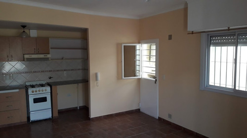 Imagen 2 de 13 de Ph En Venta En Los Hornos