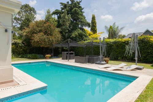 Casa De 5 Dormitorios En Venta En Solar Del Bosque. Canning-ezeiza-san Vicente.