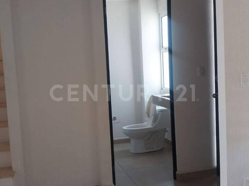 Venta De Casa En Residencial De Morelos, Cocoyoc