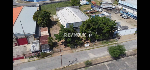 En Venta Terreno 9.806 M2 Con Galpon Zona Industrial Castillito San Diego, 223547 Rr