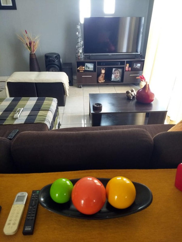 Casa En Venta - 3 Dormitorios 2 Baños - 300mts2 - San Luis