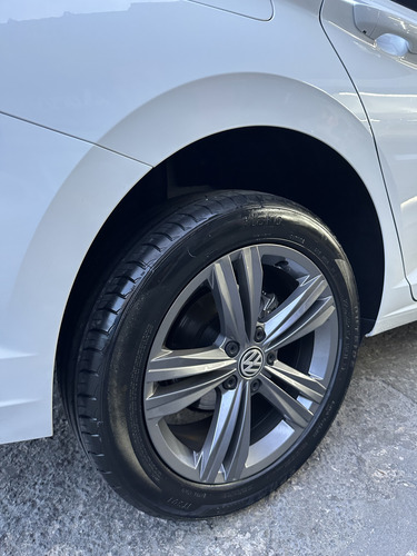 Volkswagen Jetta 1.4 R-line 250 Tsi Flex Aut. 4p