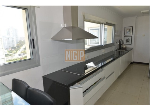 Apartamento En Brava, 3 Dormitorios - Ref: 10113