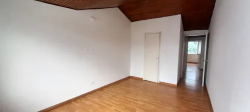 En Arriendo Casa De Dos Niveles En Normandía, Bogotá (18751).