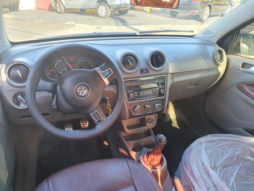 Imagem 8 de 9 de Volkswagen Voyage Highline 1.6 Flex