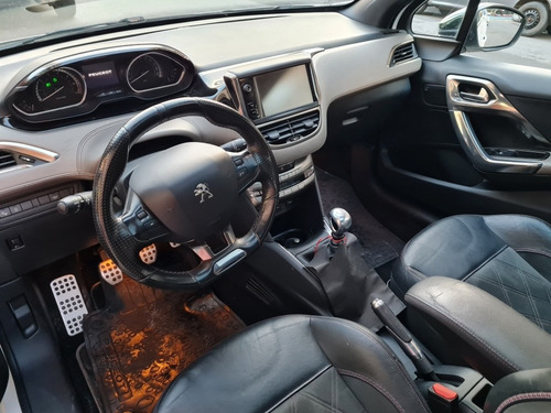 Imagen 8 de 9 de Peugeot 208 2014 1.6 Xy