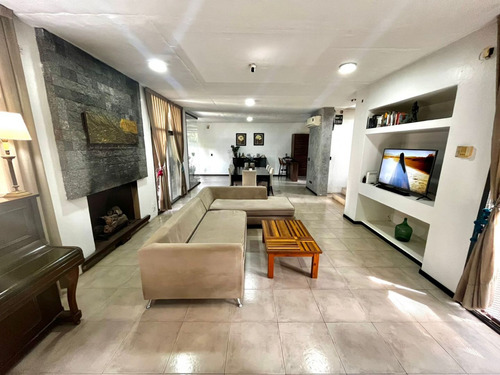 Venta Casa Parque Pileta V.udaondo, Parque Leloir Ituzaingo