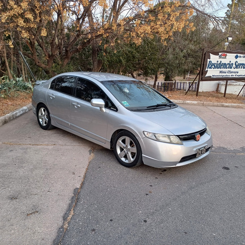 Honda Civic 1.8 Lxs Mt