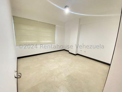 Apartamento En Alquiler Las Mesetas Santa R De Lima 25-20779