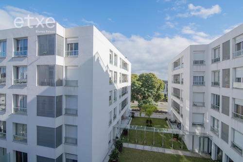 Apartamento En Alquiler De 2 Dormitorios En La Comercial