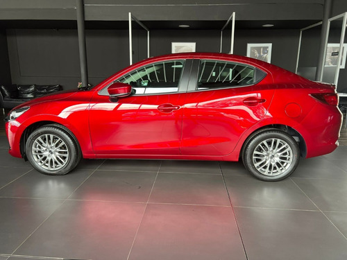 Imagen 8 de 20 de Mazda 2 Sedan Grand Tuoring Lx