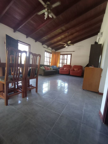 Imagen 4 de 14 de Casa En Alquiler Temporario De 2 Dormitorios C/ Cochera En Playa Hermosa