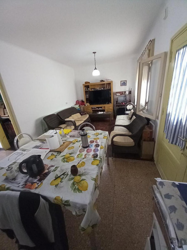 Imagen 5 de 18 de Venta Casa De Pasillo, Dorrego 262 A Reciclar.