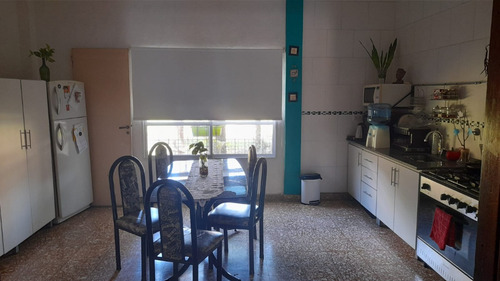 Lote De 15,84 X 40,30, Ideal Constructor O Dos/ Tres Familias. Villa Luzuriaga. Escucha Ofertas