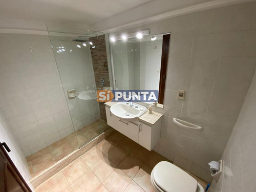 Imagen 23 de 30 de Espectacular Casa En Lugano 5 Dormitorios 4 Baños