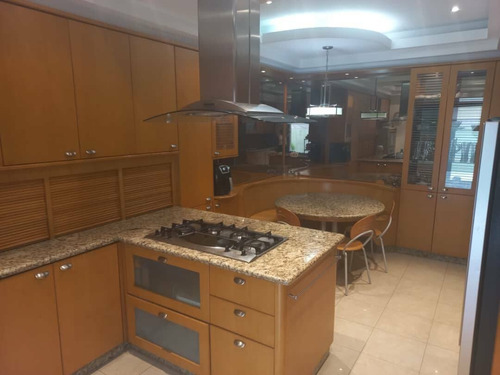 Imagen 5 de 14 de Johanna Castillo Vende Quinta En Guaparo