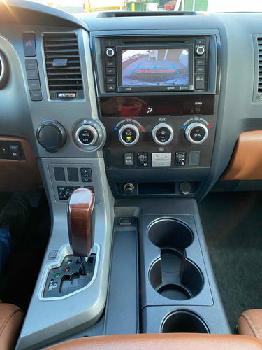 Imagen 13 de 15 de Toyota Sequoia 2017 5.7 Platinum At
