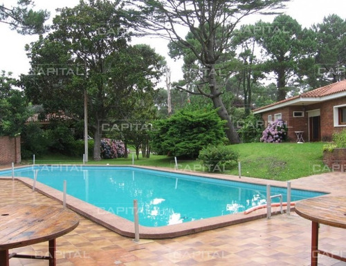 Importante Casa En Venta En Mansa, Punta Del Este- Ref: 24771