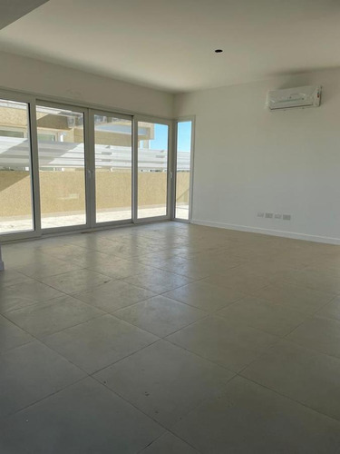 Imagen 6 de 28 de Venta Departamento - Jardines Del Palmar Nordelta