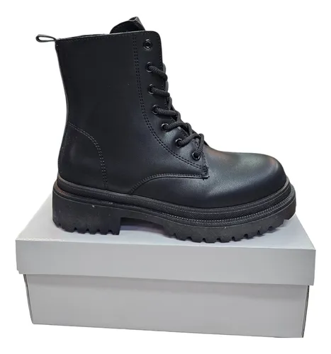 Botas Borcegos En Color Negro - Estilo Y Comodidad