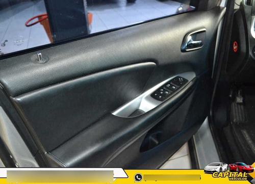 Imagem 11 de 14 de Fiat Freemont Emotion 2.4 2012