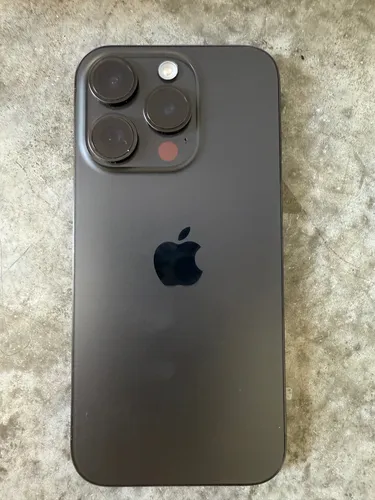 Apple iPhone 15 Pro (1 Tb) - Titanio Negro (Usado)