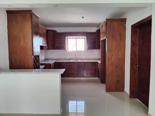 Casa En Venta En La Romana En El Residencial Don Juan