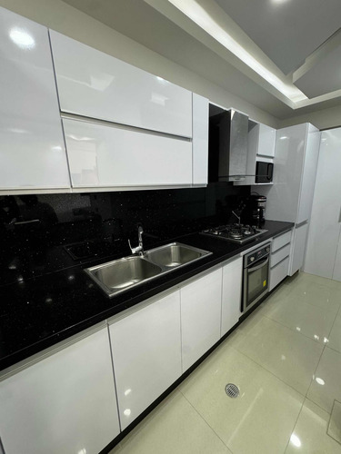 Apartamento Amoblado En El Parral - Chelsea Court, Atm