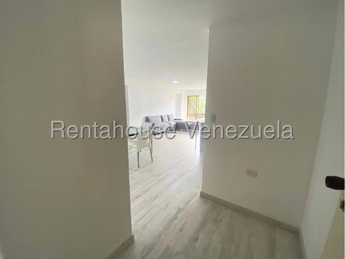 Apartamento Remodelado En Venta, Urb. La Tahona