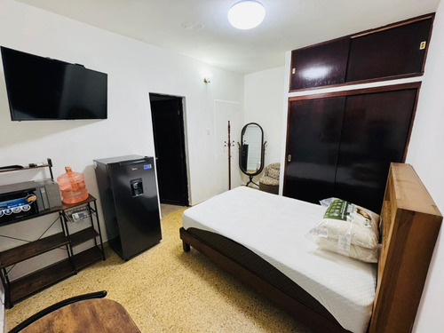 Habitación En Renta Zona Centro Veracruz Amueblada Y Climatizada.