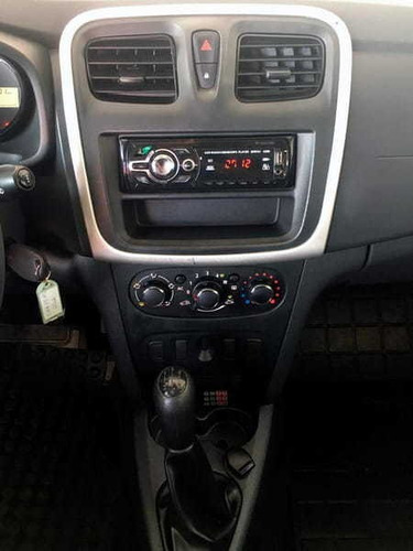Imagem 10 de 12 de Renault Sandero Authentic 1.0 2015