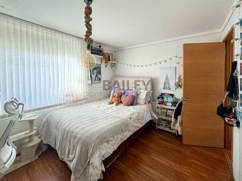 Casa En Venta De 5 Dorm. En Concón