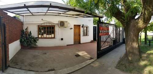 Imagen 2 de 13 de Vende Casa Con Escritura Longchamps