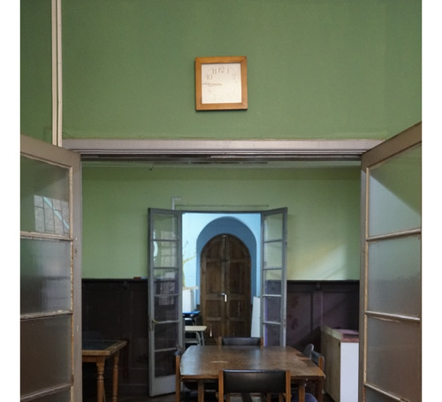Gran Casona Con Patio, Ideal Para Inversión
