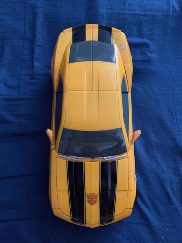 Hasbro Transformers 2007 Ultimate Bumblebee (Usado)