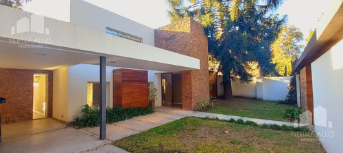 Venta Casa 5 Ambientes En Parque Leloir