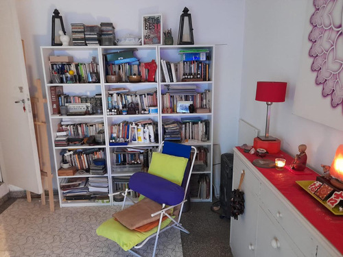 Local A La Calle Con Vivienda A La Venta En Almagro