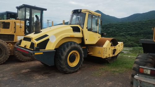Vibrocompactador Bomag Bw219
