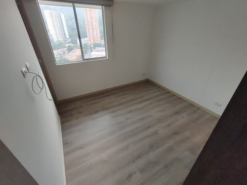 Imagen 4 de 15 de Apartamento En Arriendo Centro 1074-493