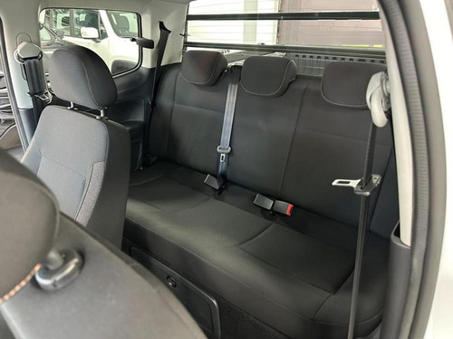Volkswagen Saveiro 1.6 Robust Cab. Dupla 16v Total Flex 2p