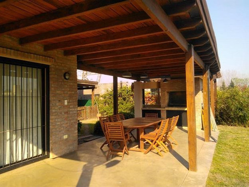 Imagen 22 de 29 de Casa De 3 Dormitorios En Venta Con Pileta Y Galería Hostal Del Sol