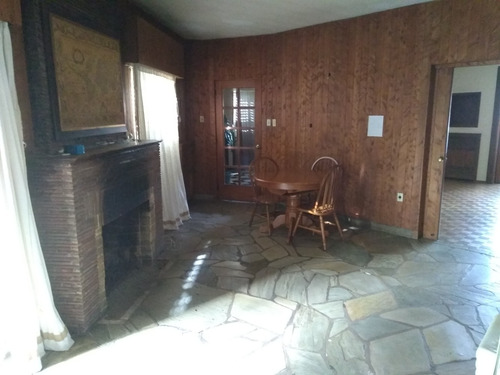 Venta De Fina Casa En Carrasco Centrico De 4 Dorms Y Scio