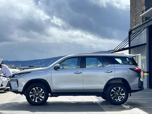 Toyota Fortuner 2.8 Diesel Srv 4X4 At