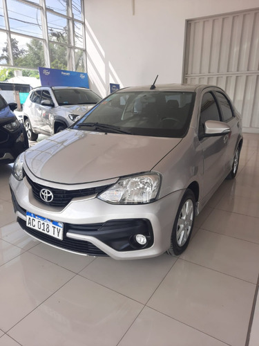 Imagen 1 de 16 de Toyota Etios Xls 1.5 4p 2017 // 4632025
