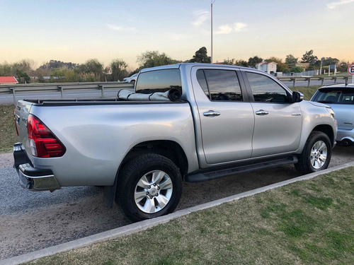 Toyota Hilux Srv 2.7 4x2 Nafta