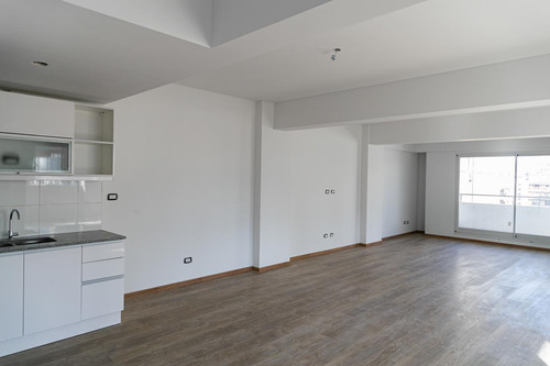 Amplio Loft Que Sugiere Un Lugar Distinto Para Vivir-centro Rosario