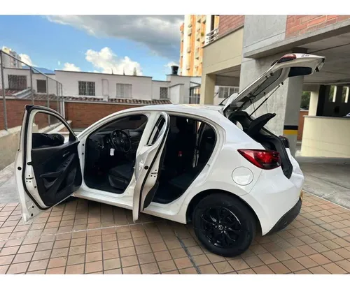 Mazda 2 1.5 Touring