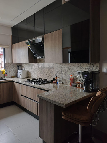 ¡este Es El Tuyo! Alquiler En Bella Vista Sur Apto Full Amoblado | 165m² | Piso Alto