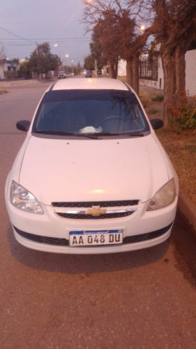 Imagen 3 de 6 de Chevrolet Corsa Lt